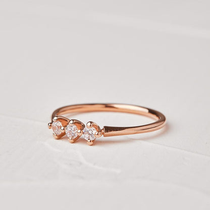 Kingfisher ring set with laboratory diamonds