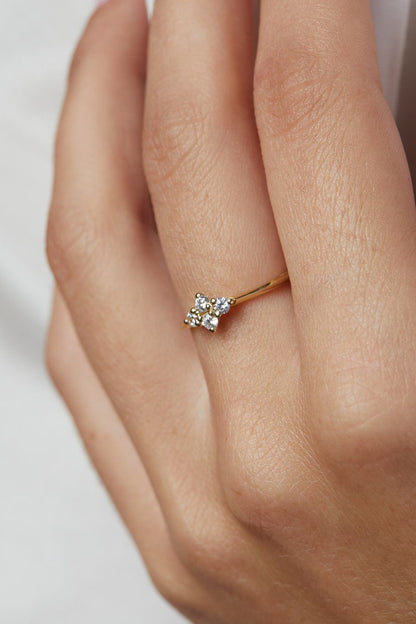 Clover ring studded with natural diamonds