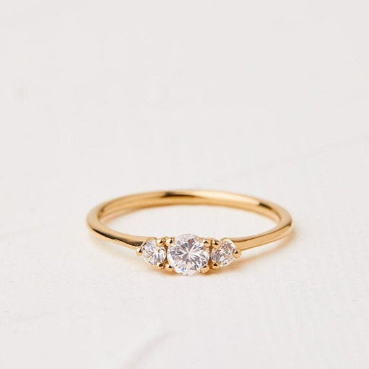 טבעת כלניות עם יהלום מרכזי 0.35 ומעלה