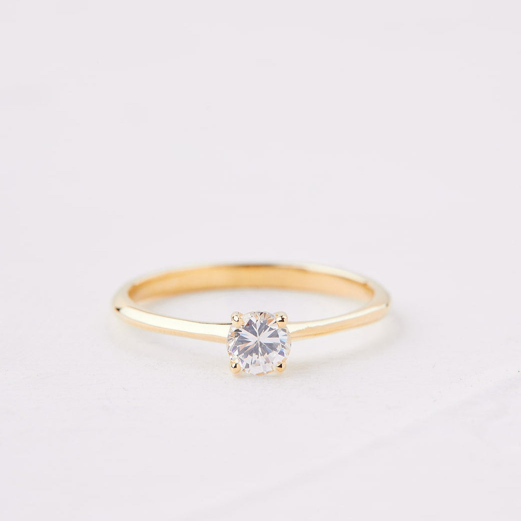 Crocus ring with a diamond 0.25 carat or more