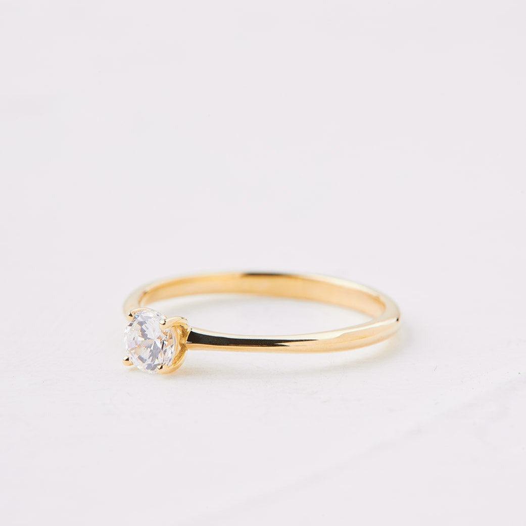 Crocus ring with a diamond 0.25 carat or more