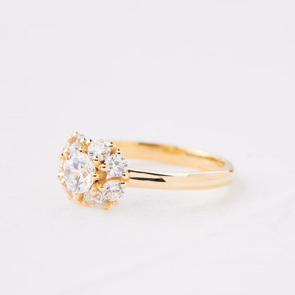 Sera ring studded with natural diamonds