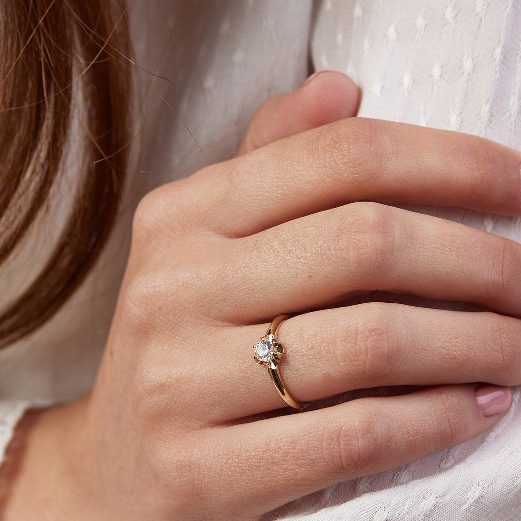 Kahlo ring set with a quarter carat natural diamond