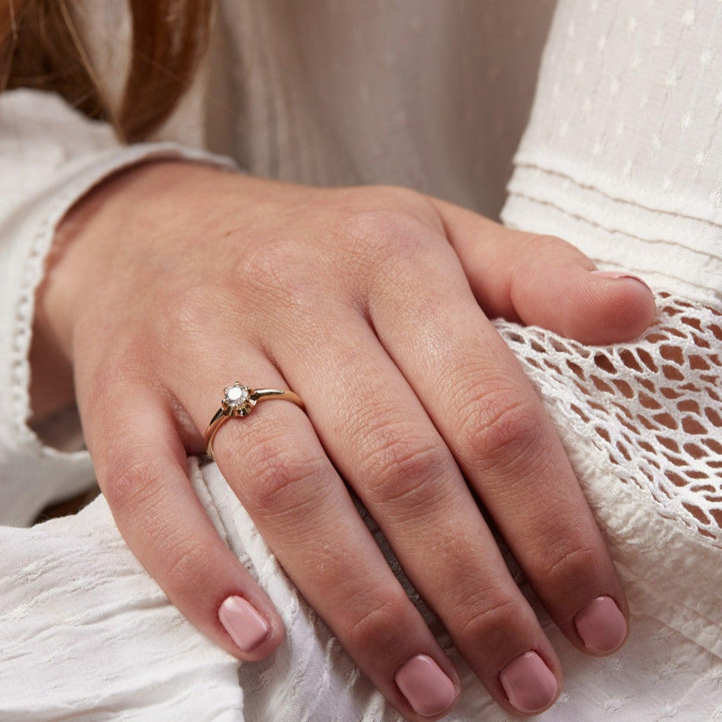 Kahlo ring set with a quarter carat natural diamond