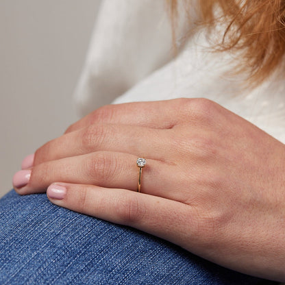 Crocus ring with a diamond 0.25 carat or more