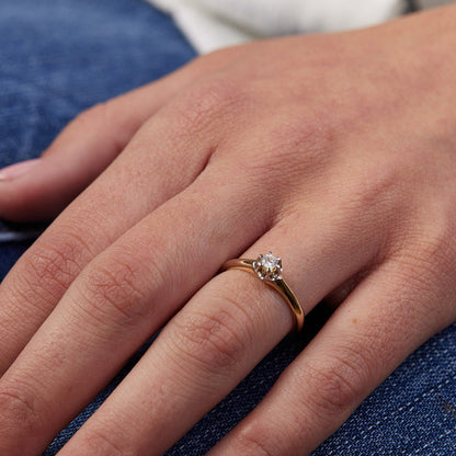 Kahlo ring set with a natural diamond