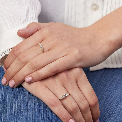 Ripple ring with natural diamonds