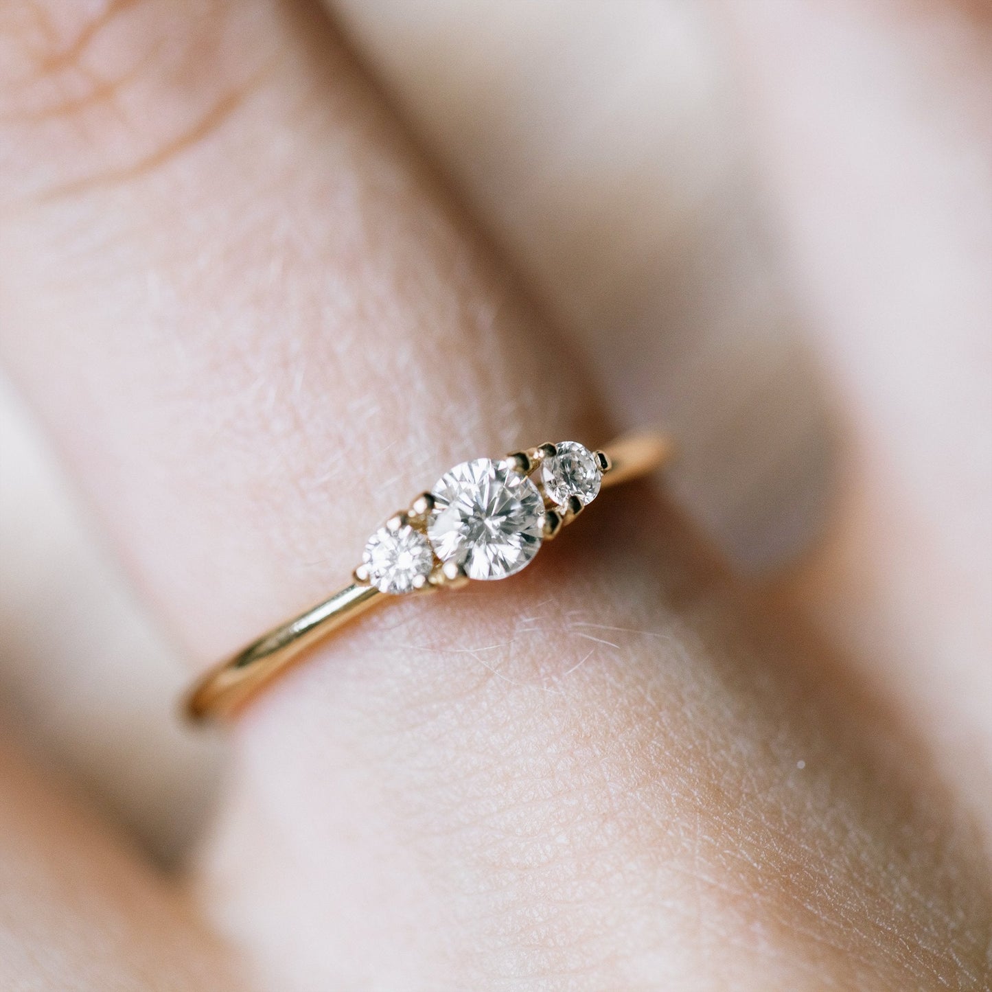 Tulip ring studded with laboratory diamonds