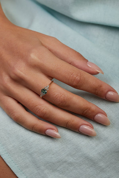 טבעת אירוס משובצת ספיר טורקיז ויהלומים