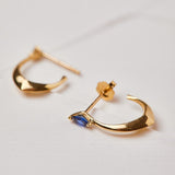 Almond earrings with sapphire stones