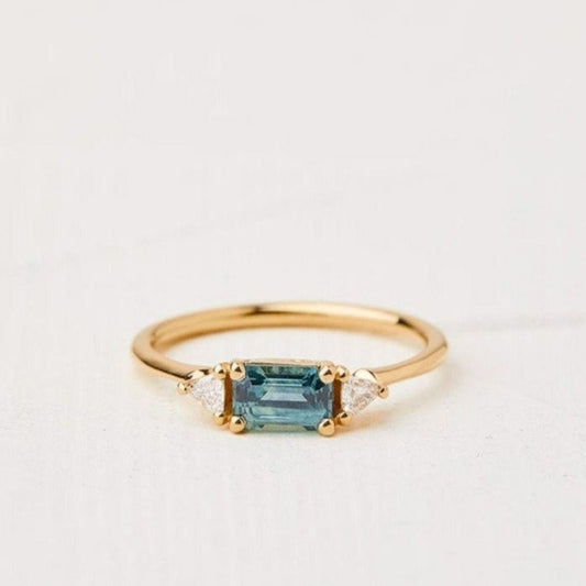 טבעת דרדר כחול עם ספיר ויהלומים