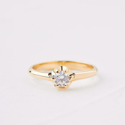 Kahlo ring set with a quarter carat lab diamond