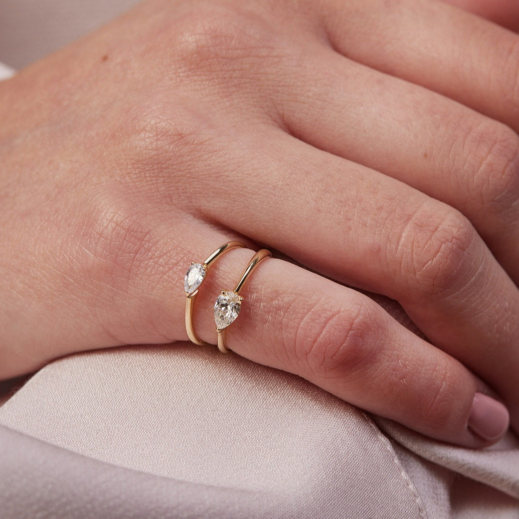 Blue gold ring with a one-third carat laboratory diamond