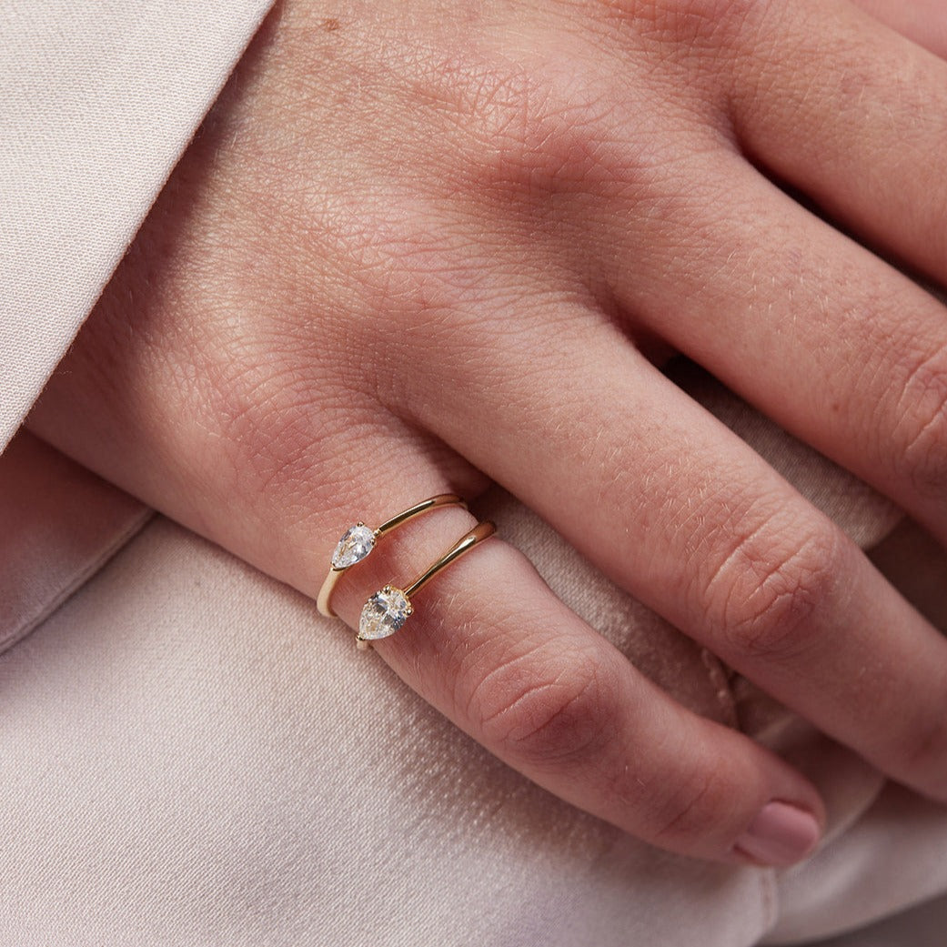 Blue gold ring with a one-third carat laboratory diamond